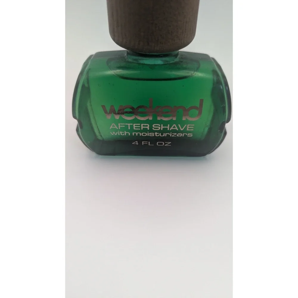 Avon Weekend After Shave Moisturizers 4 FL OZ Vintage 1980s Green Glass Bottle
